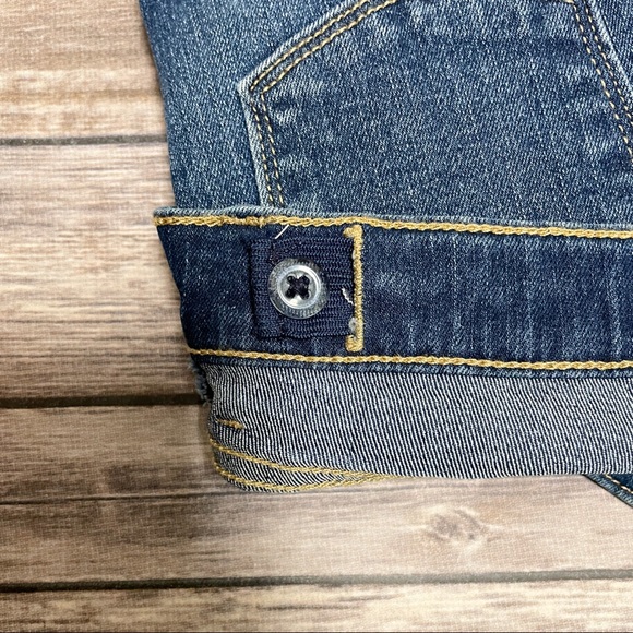 Old Navy Medium Wash Girls Denim Bermuda Shorts NWT 8 Regular Adjustable Waist - Picture 6 of 9